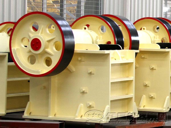 顎式公路碎石機(jī) 顎式公路碎石機(jī)