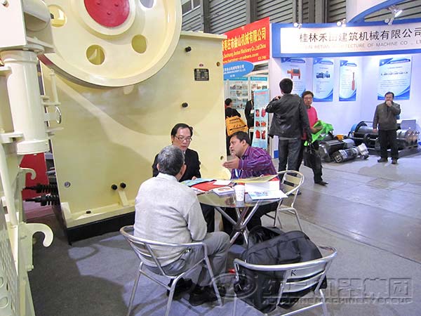 簡擺式顎式破碎機展會 簡擺式顎式破碎機展會