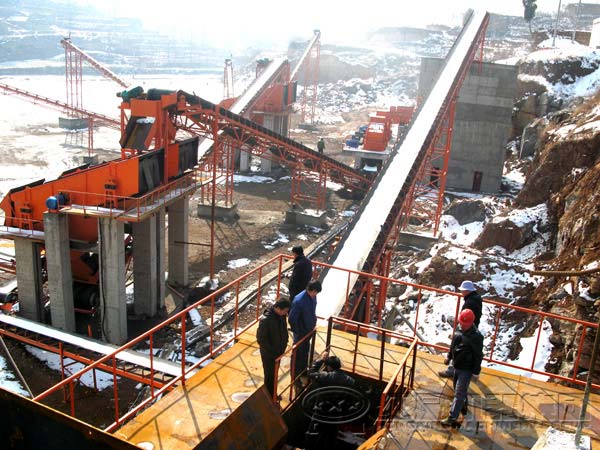 礦石粉碎機在砂石生產(chǎn)線 礦石粉碎機在砂石生產(chǎn)線