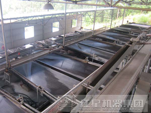 搖床工作現(xiàn)場 搖床工作現(xiàn)場