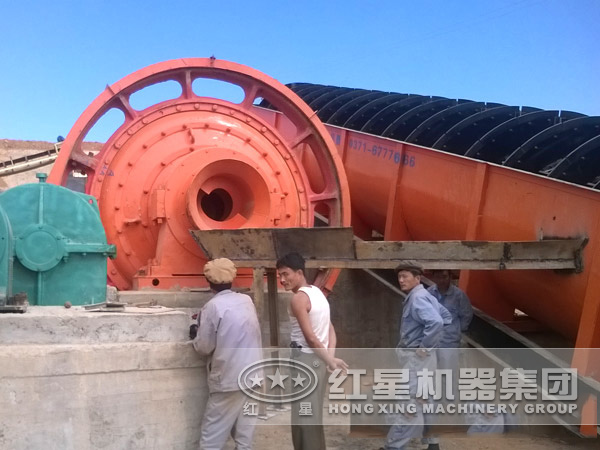 選金礦生產(chǎn)現(xiàn)場 選金礦生產(chǎn)現(xiàn)場