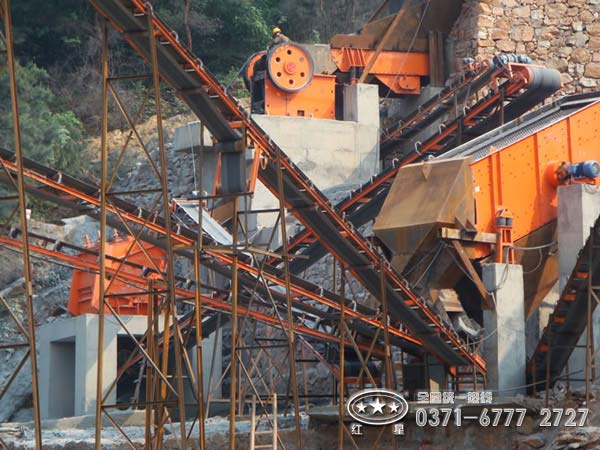 砂石破碎機作業現場 砂石破碎機作業現場