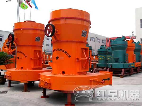 鋯英砂磨粉機廠區(qū)一角 鋯英砂磨粉機廠區(qū)一角