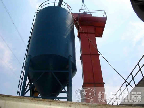 工作中的NE提升機(jī) 工作中的NE提升機(jī)