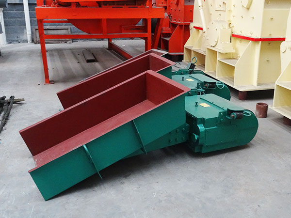 小型電磁振動給料機 小型電磁振動給料機