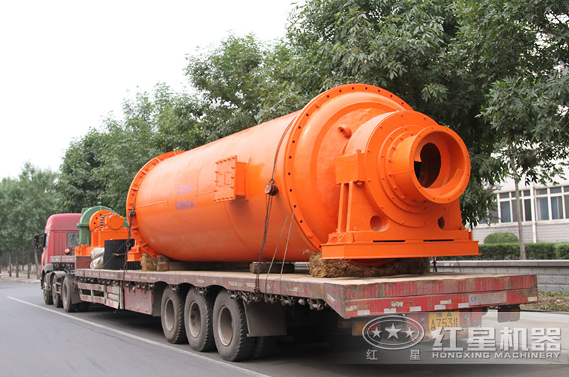 球磨機現貨直接發往客戶現場 球磨機現貨直接發往客戶現場