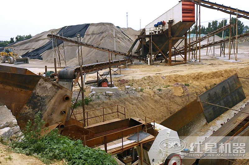 日產500噸錘式破碎機工作現場 日產500噸錘式破碎機工作現場