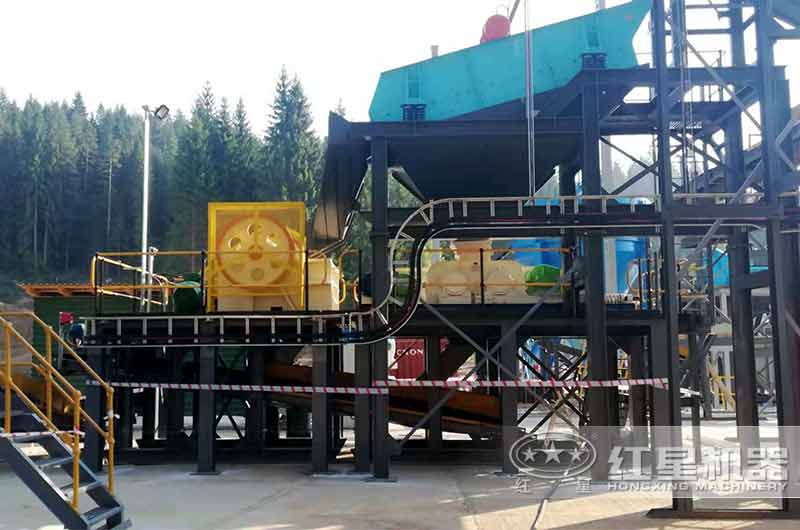 2PG1560對輥式破碎機處理煤塊現(xiàn)場 2PG1560對輥式破碎機處理煤塊現(xiàn)場