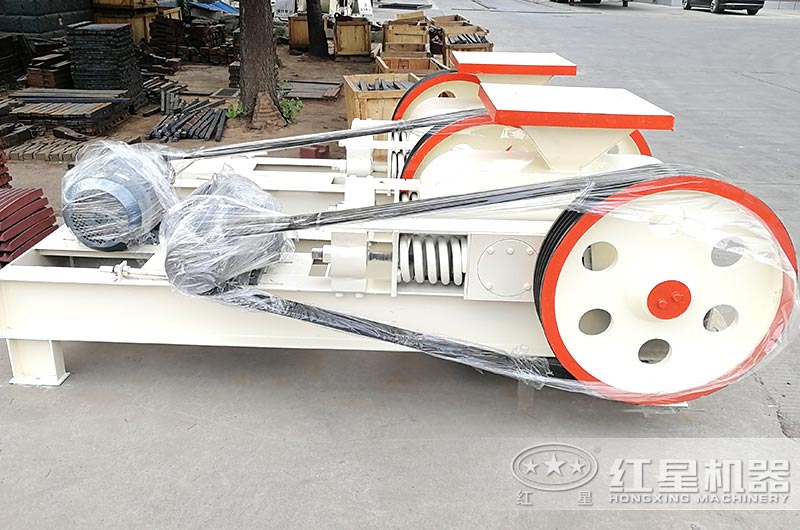 小型對輥機(jī)圖片 小型對輥機(jī)圖片