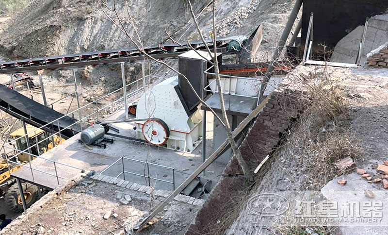 錘破單機作業現場 錘破單機作業現場