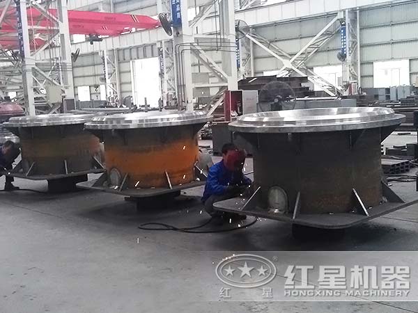 彈簧圓錐破碎機生產車間 彈簧圓錐破碎機生產車間