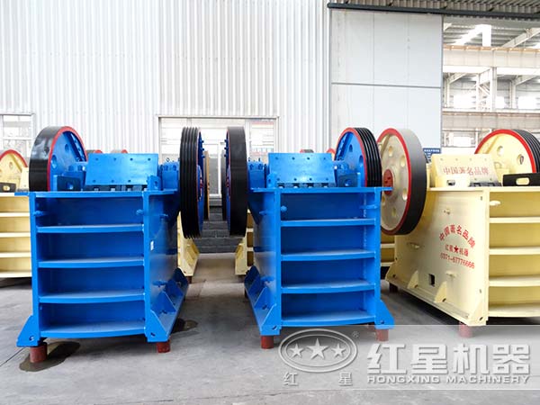 藍色顎式破碎機圖片 藍色顎式破碎機圖片