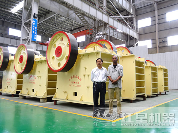 巖石破碎機生產車間 巖石破碎機生產車間