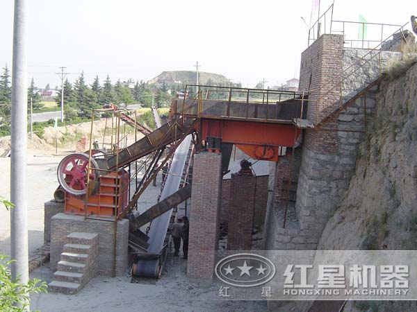 鄂式破碎機(jī)投產(chǎn)客戶現(xiàn)場(chǎng) 鄂式破碎機(jī)投產(chǎn)客戶現(xiàn)場(chǎng)