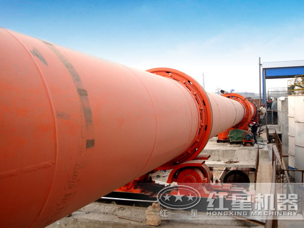 石油焦回轉(zhuǎn)窯安裝現(xiàn)場 石油焦回轉(zhuǎn)窯安裝現(xiàn)場