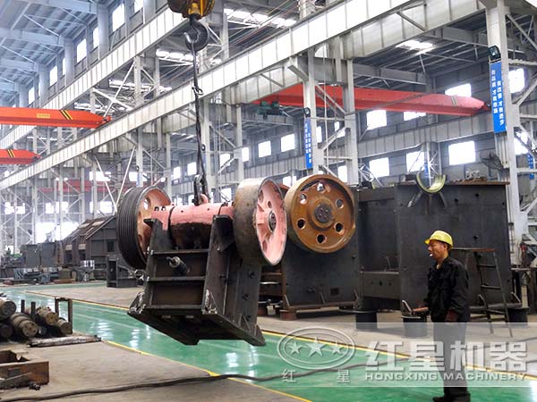 磷礦石顎式破碎機加工車間 磷礦石顎式破碎機加工車間