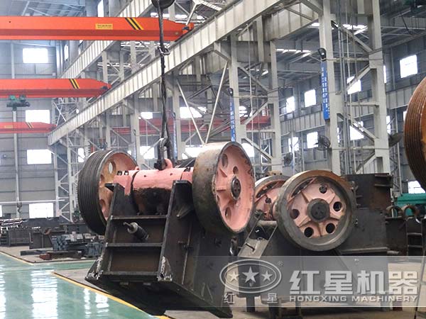 礦山破碎機設備生產(chǎn)車間 礦山破碎機設備生產(chǎn)車間