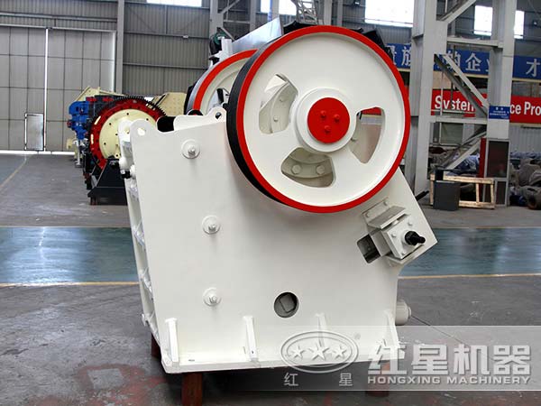 不同角度下的高產鄂式破碎機 不同角度下的高產鄂式破碎機