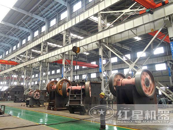 鄂式破碎機生產車間 鄂式破碎機生產車間