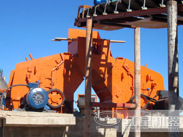 反擊破碎機作業現場 反擊破碎機作業現場