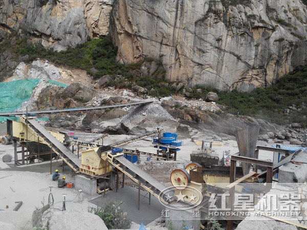 石料生產(chǎn)設(shè)備投產(chǎn)現(xiàn)場(chǎng) 石料生產(chǎn)設(shè)備投產(chǎn)現(xiàn)場(chǎng)