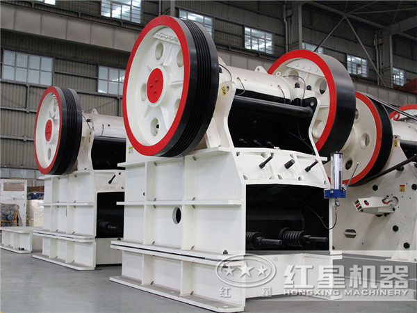 粗碎石料粉碎機 粗碎石料粉碎機