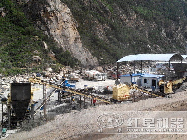 湖北青石破碎加工客戶生產現場 湖北青石破碎加工客戶生產現場