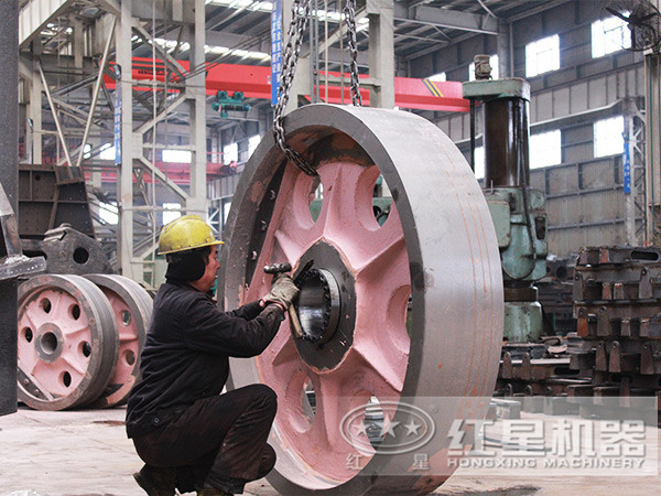紅星鄂式破碎機生產車間 紅星鄂式破碎機生產車間
