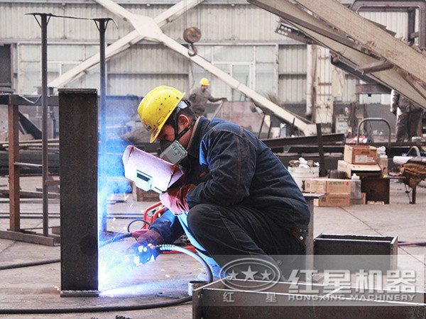 做工精細的河南紅星立式破碎機廠家 做工精細的河南紅星立式破碎機廠家