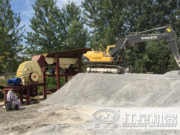 錘式礦石破碎機作業(yè)客戶現(xiàn)場 錘式礦石破碎機作業(yè)客戶現(xiàn)場