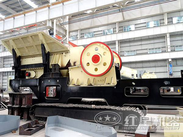 履帶式移動(dòng)破碎機(jī)加工車(chē)間 履帶式移動(dòng)破碎機(jī)加工車(chē)間