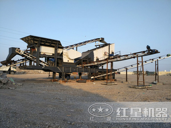 移動碎石機安裝搭設現場 移動碎石機安裝搭設現場