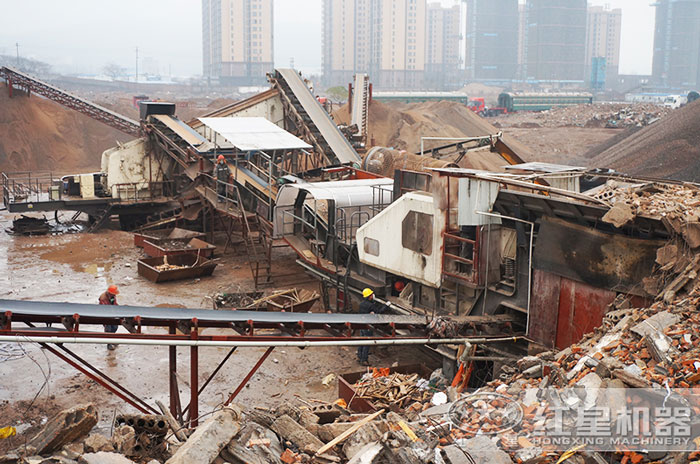 車載建筑垃圾粉碎機(jī)客戶作業(yè)現(xiàn)場(chǎng) 車載建筑垃圾粉碎機(jī)客戶作業(yè)現(xiàn)場(chǎng)