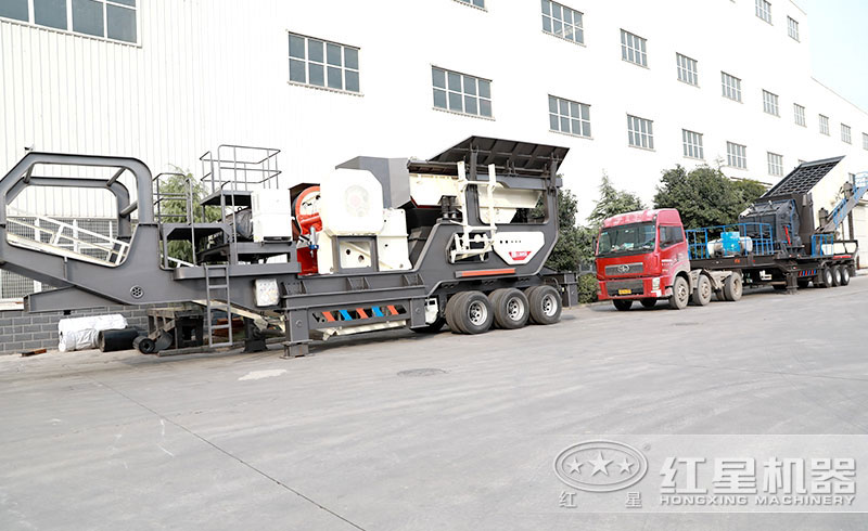 時(shí)產(chǎn)100噸流動(dòng)磕石機(jī)排隊(duì)發(fā)貨中 時(shí)產(chǎn)100噸流動(dòng)磕石機(jī)排隊(duì)發(fā)貨中