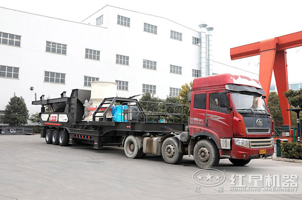 小型車式流動石子粉碎機商家發(fā)貨現(xiàn)場 小型車式流動石子粉碎機商家發(fā)貨現(xiàn)場