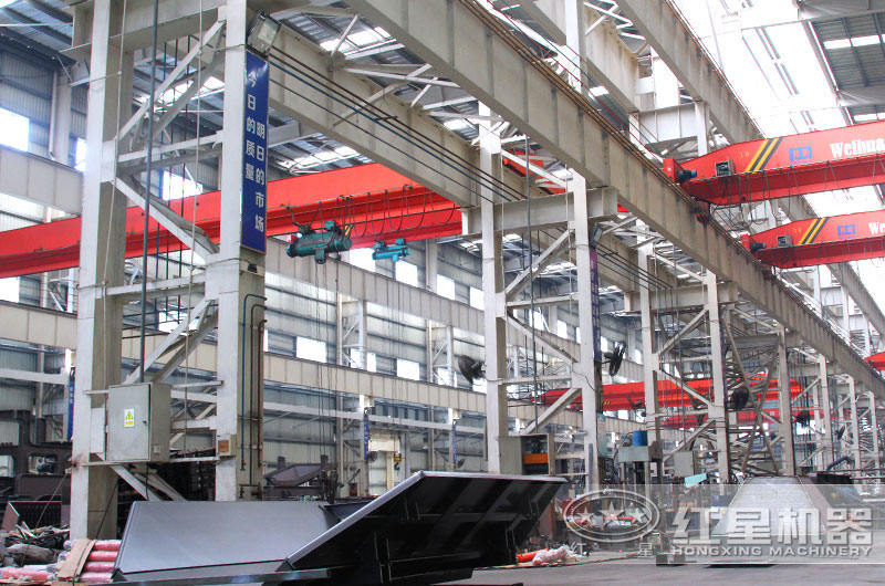 位于鄭州的紅星機器老廠家洗砂機生產車間 位于鄭州的紅星機器老廠家洗砂機生產車間