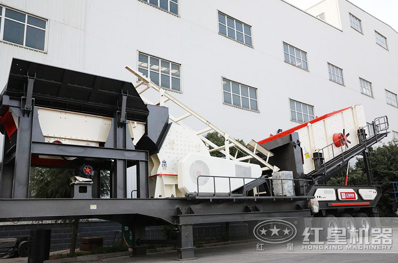 流動(dòng)式石子破碎機(jī)用什么動(dòng)力來(lái)處理石頭