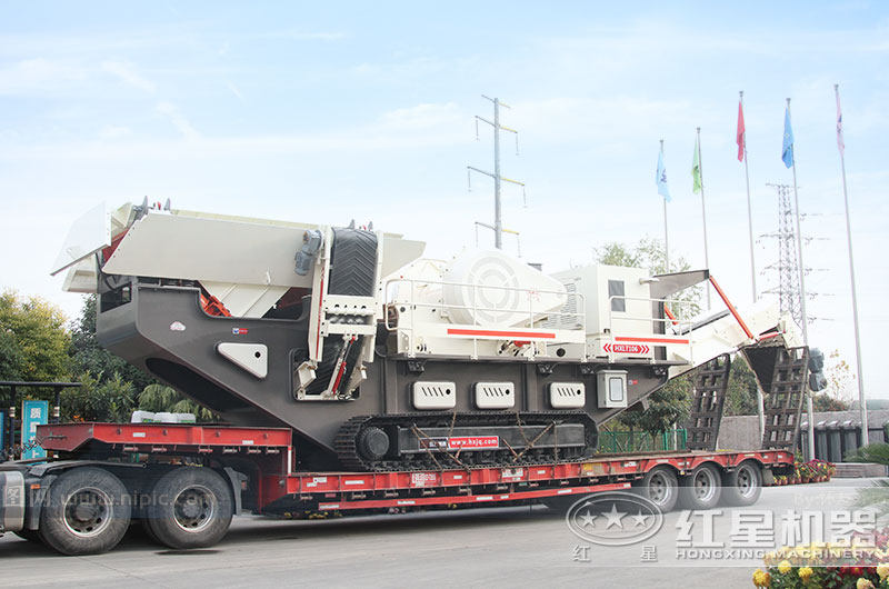 又一履帶流動石子破碎機(jī)發(fā)貨 又一履帶流動石子破碎機(jī)發(fā)貨