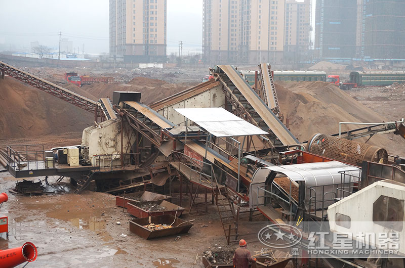 移動式破碎機現場圖 移動式破碎機現場圖