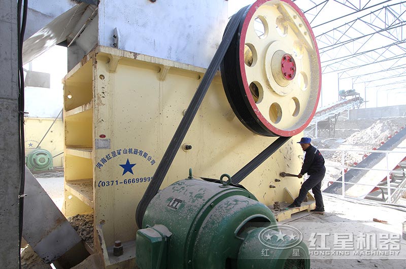 紅星技術人員走訪案場為客戶檢修設備 紅星技術人員走訪案場為客戶檢修設備