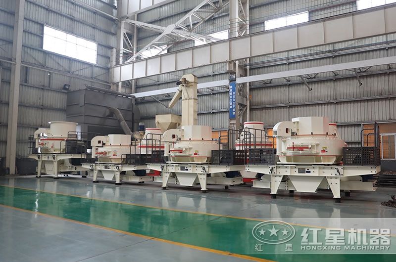 河南紅星砂石料破碎機(jī)生產(chǎn)廠(chǎng)家車(chē)間一角 河南紅星砂石料破碎機(jī)生產(chǎn)廠(chǎng)家車(chē)間一角