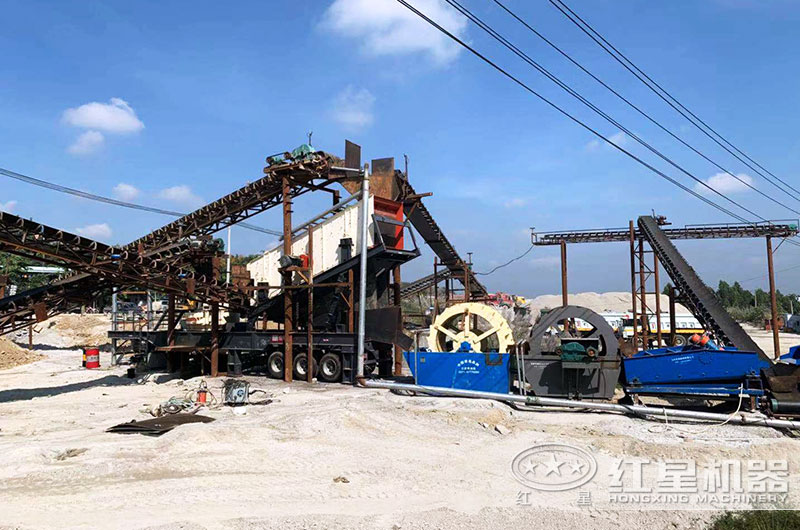 移動制砂機生產(chǎn)現(xiàn)場 移動制砂機生產(chǎn)現(xiàn)場