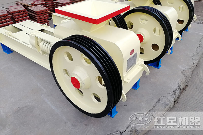 對(duì)輥式破碎機(jī) 對(duì)輥式破碎機(jī)