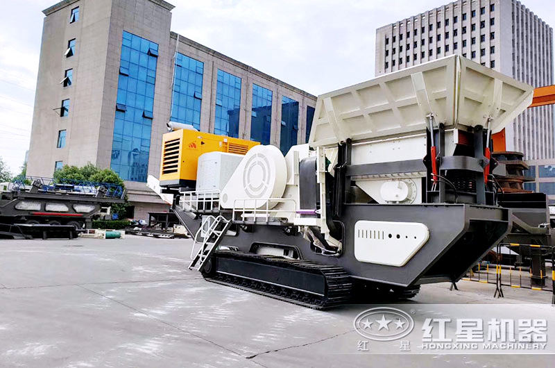 移動篩分破碎機(jī) 移動篩分破碎機(jī)