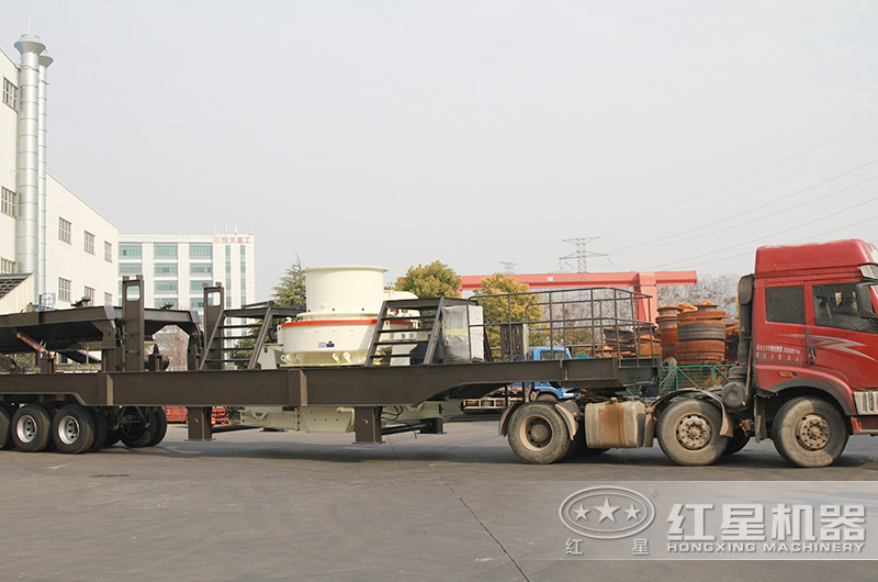 移動制砂機開往制砂現(xiàn)場 移動制砂機開往制砂現(xiàn)場