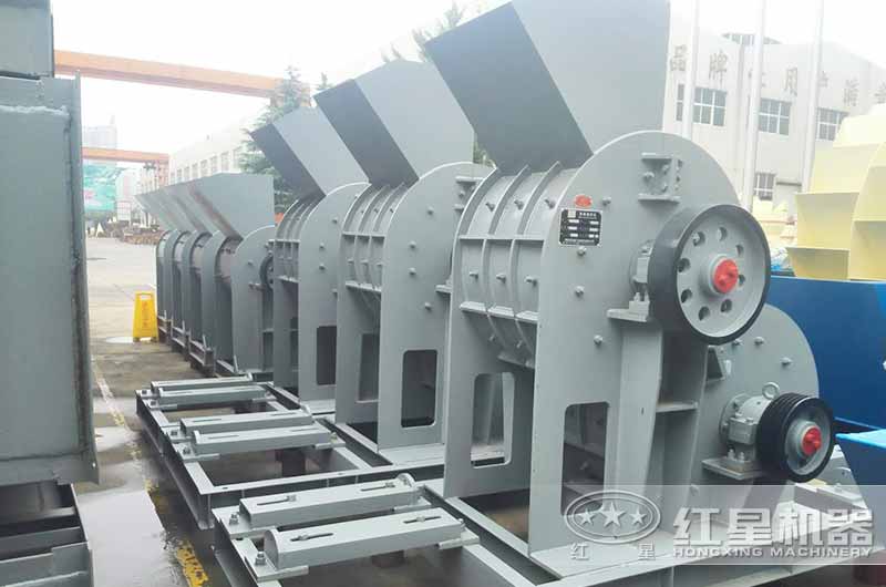 河南區(qū)下的煤矸石雙級破碎機(jī)廠家廠區(qū)一角 河南區(qū)下的煤矸石雙級破碎機(jī)廠家廠區(qū)一角