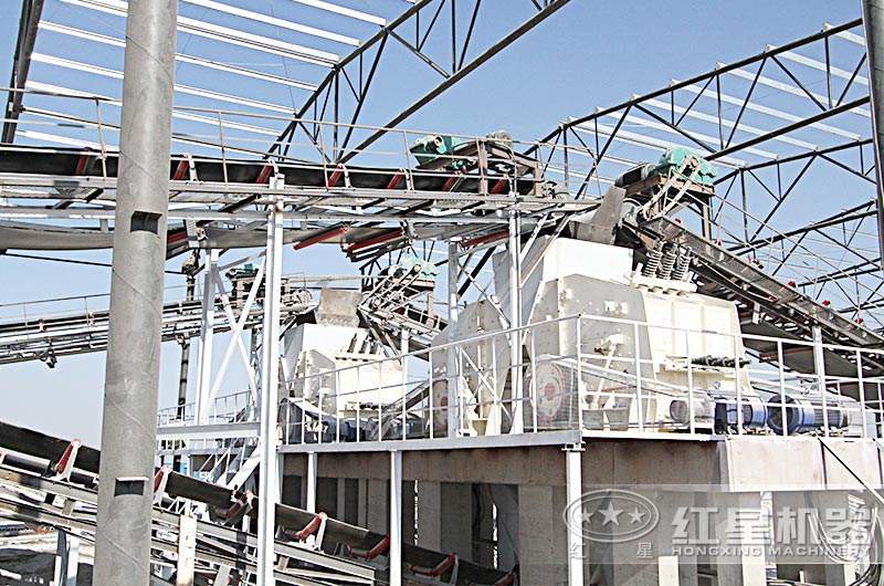 反擊式破碎機工作現(xiàn)場 反擊式破碎機工作現(xiàn)場