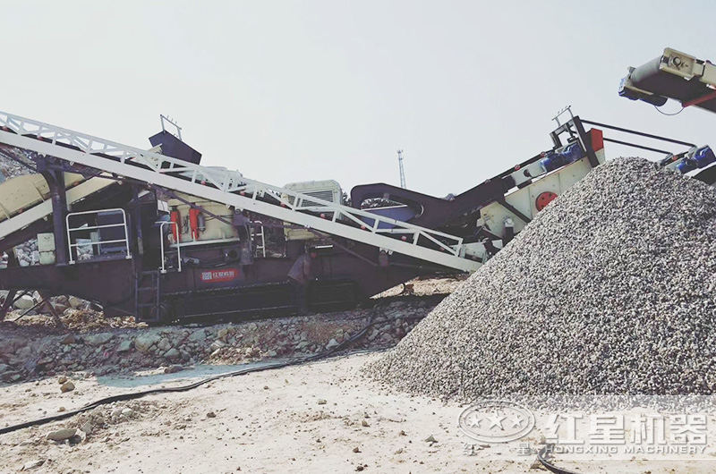 移動設(shè)備生產(chǎn)石子現(xiàn)場 移動設(shè)備生產(chǎn)石子現(xiàn)場