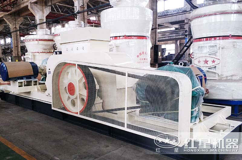 河南紅星對輥破碎機廠家車間一角 河南紅星對輥破碎機廠家車間一角