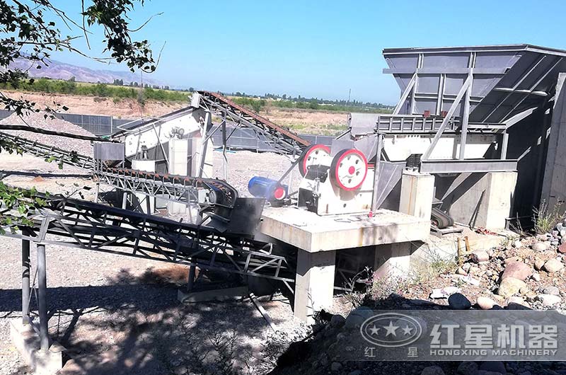 顎式粉碎機作業現場 顎式粉碎機作業現場